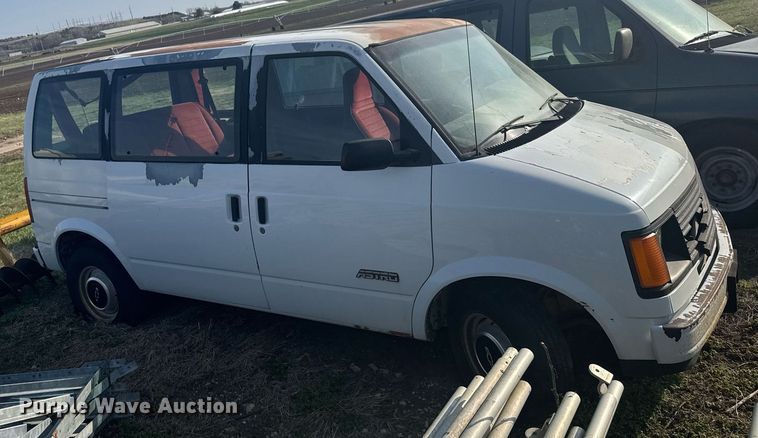 image for item EG6243 1993 Chevrolet Astro van
