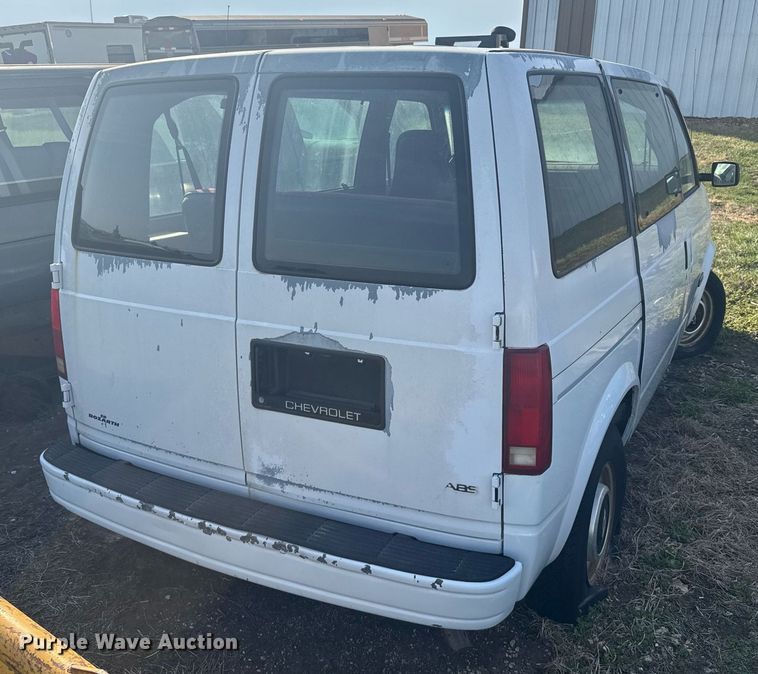 image for item EG6243 1993 Chevrolet Astro van