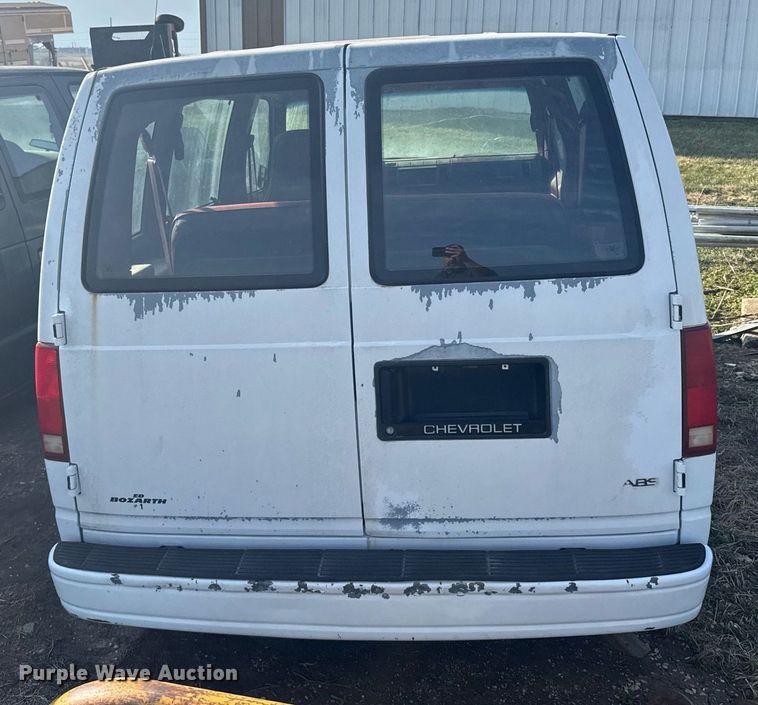 image for item EG6243 1993 Chevrolet Astro van