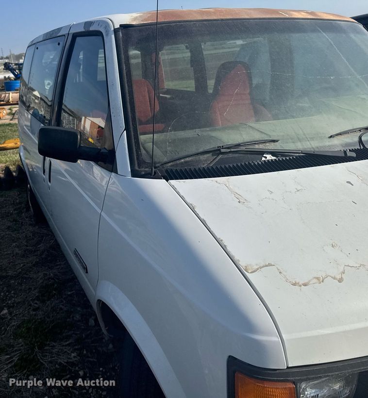 image for item EG6243 1993 Chevrolet Astro van