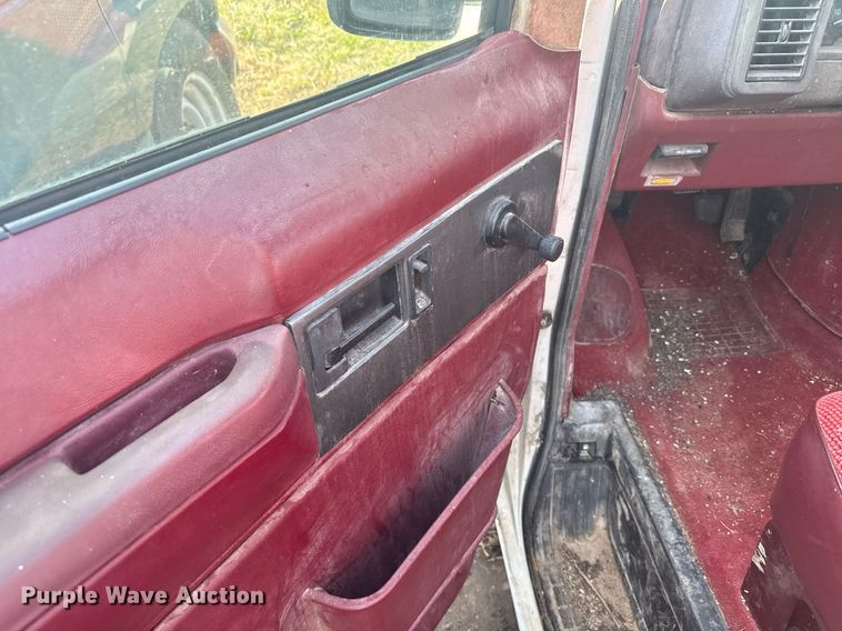 image for item EG6243 1993 Chevrolet Astro van