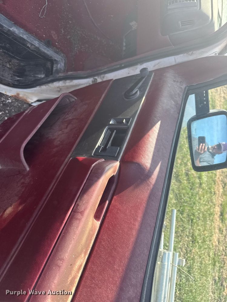 image for item EG6243 1993 Chevrolet Astro van