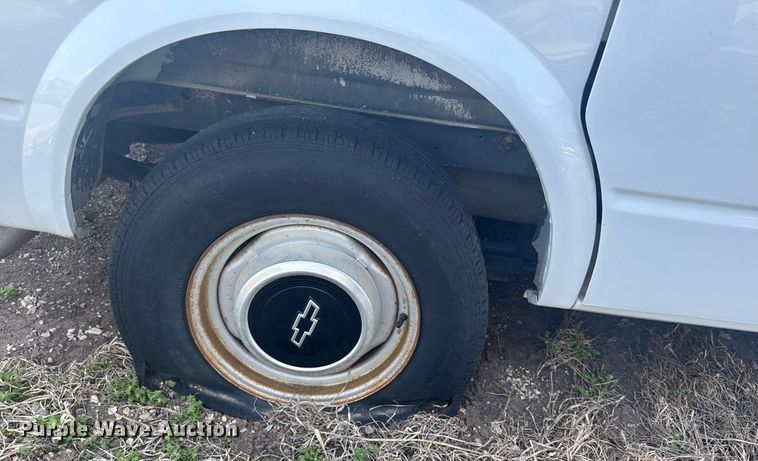 image for item EG6243 1993 Chevrolet Astro van