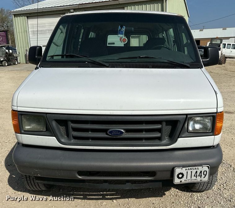 image for item EG6246 2006 Ford E350 Super Duty van
