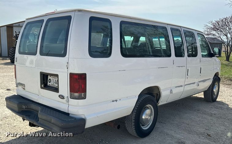 image for item EG6246 2006 Ford E350 Super Duty van