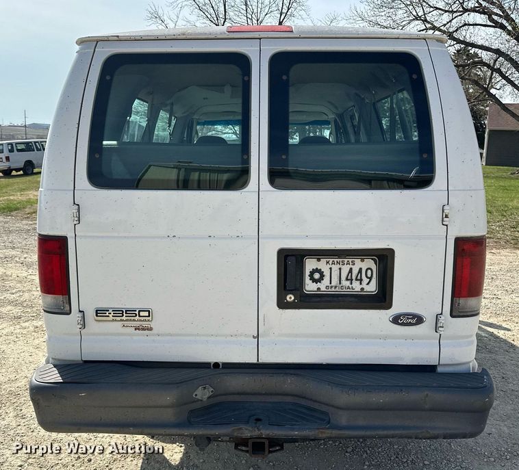 image for item EG6246 2006 Ford E350 Super Duty van