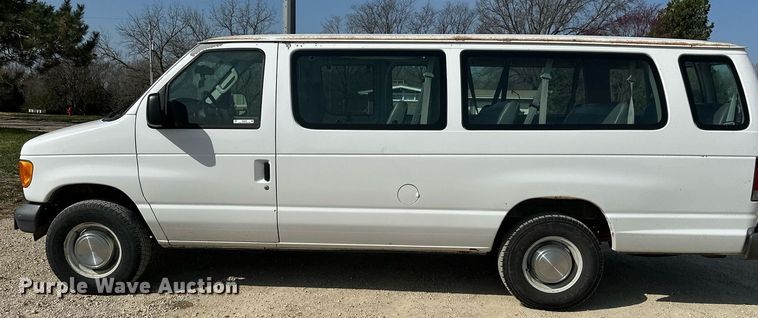 image for item EG6246 2006 Ford E350 Super Duty van