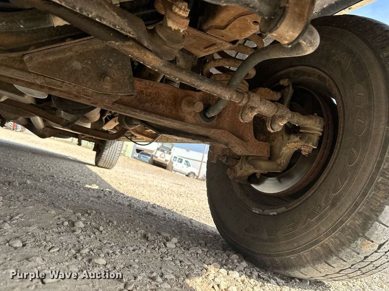 image for item EG6246 2006 Ford E350 Super Duty van