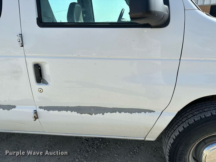 image for item EG6246 2006 Ford E350 Super Duty van