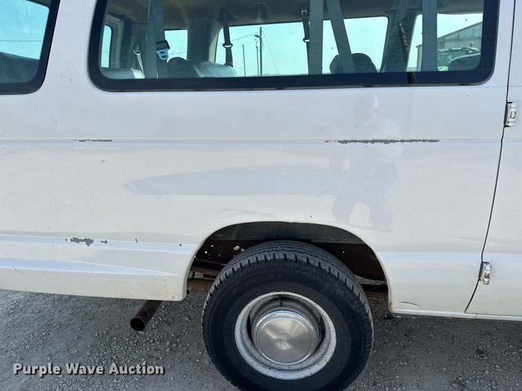 image for item EG6246 2006 Ford E350 Super Duty van
