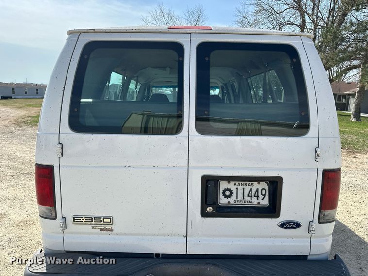 image for item EG6246 2006 Ford E350 Super Duty van