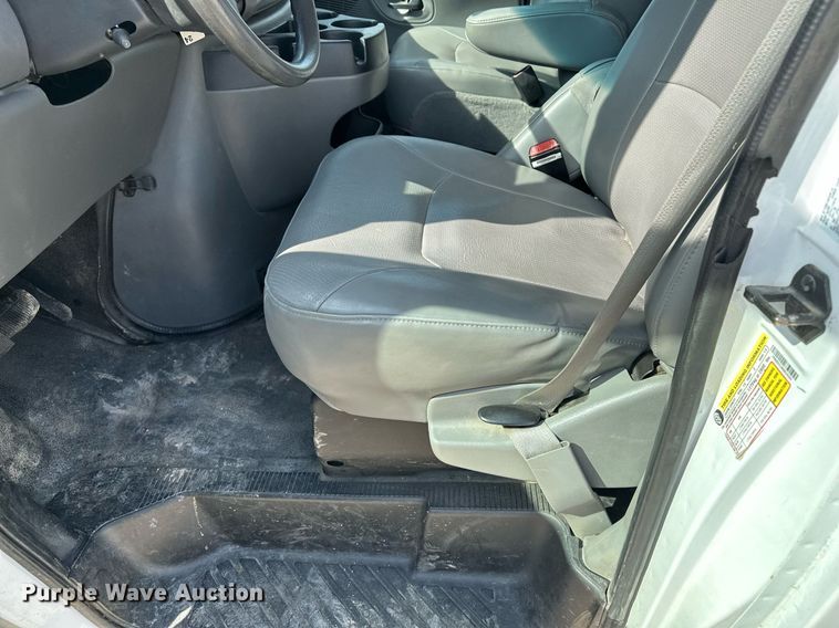 image for item EG6246 2006 Ford E350 Super Duty van
