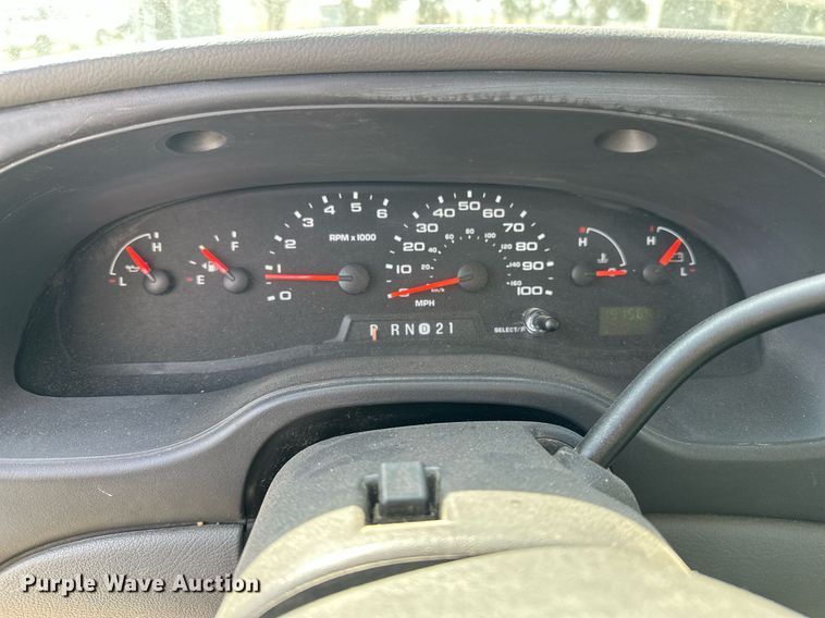 image for item EG6246 2006 Ford E350 Super Duty van