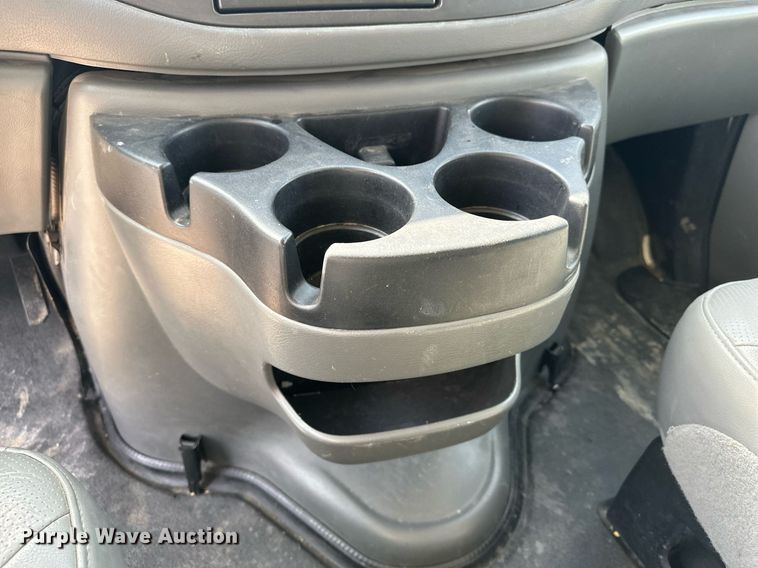 image for item EG6246 2006 Ford E350 Super Duty van