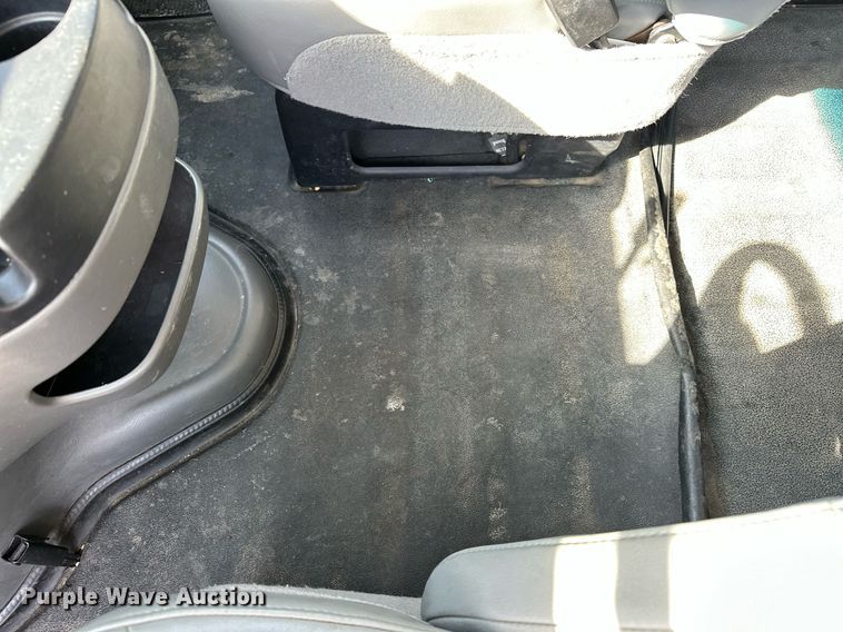 image for item EG6246 2006 Ford E350 Super Duty van