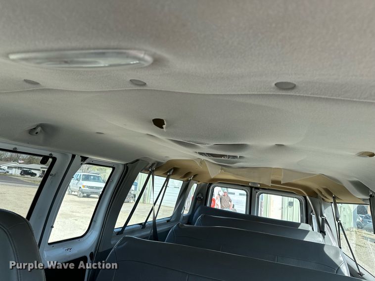image for item EG6246 2006 Ford E350 Super Duty van