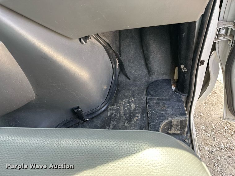 image for item EG6246 2006 Ford E350 Super Duty van