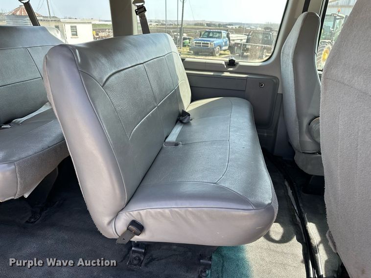 image for item EG6246 2006 Ford E350 Super Duty van