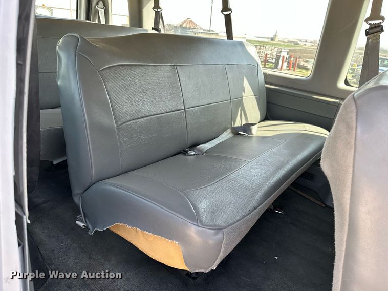 image for item EG6246 2006 Ford E350 Super Duty van