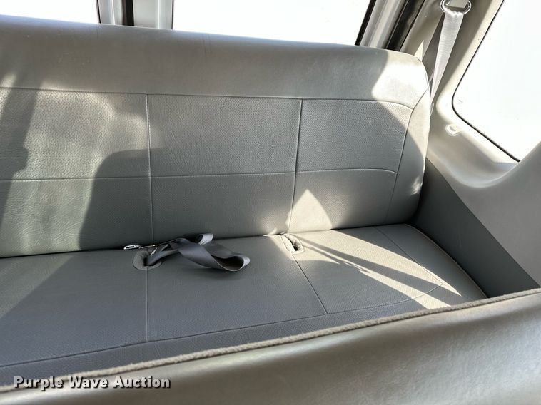 image for item EG6246 2006 Ford E350 Super Duty van