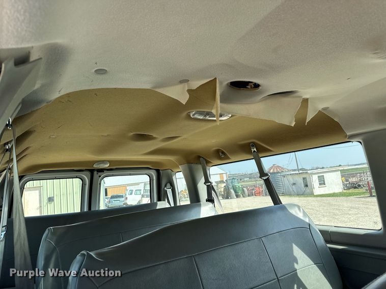 image for item EG6246 2006 Ford E350 Super Duty van