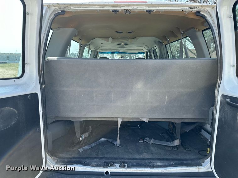 image for item EG6246 2006 Ford E350 Super Duty van