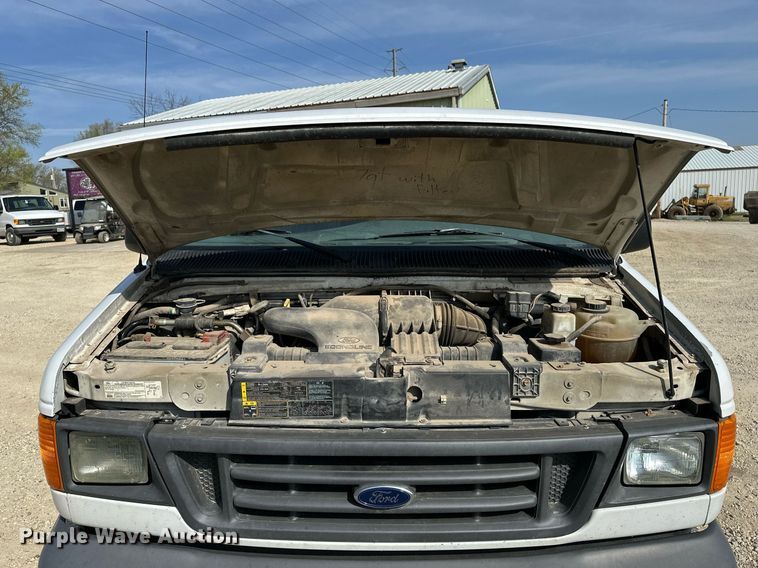 image for item EG6246 2006 Ford E350 Super Duty van