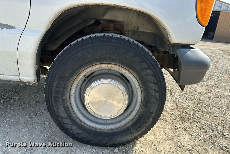 image for item EG6246 2006 Ford E350 Super Duty van