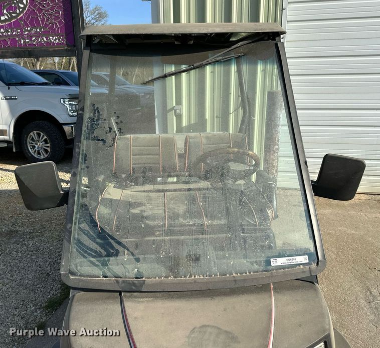 image for item EG6248 2009 Tomberlin E-Merge 500 golf cart