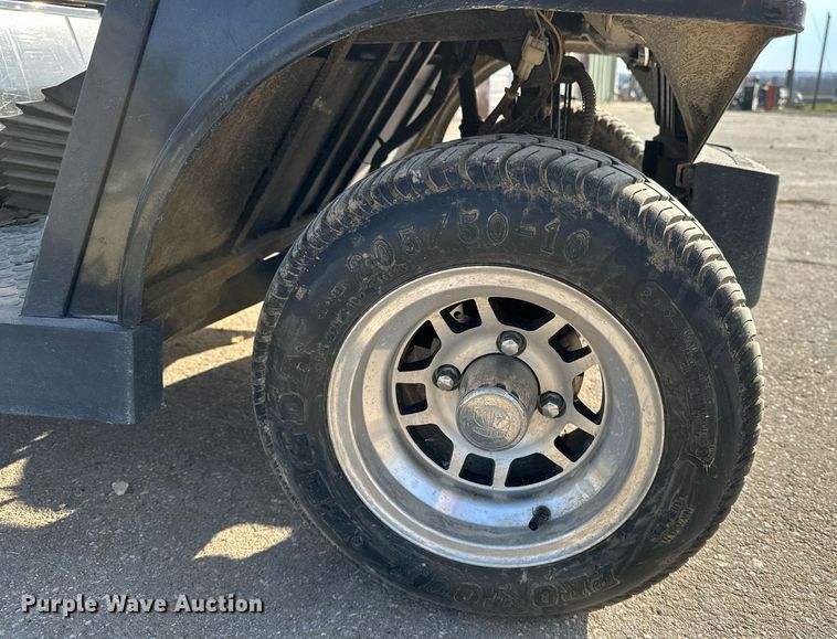 image for item EG6248 2009 Tomberlin E-Merge 500 golf cart