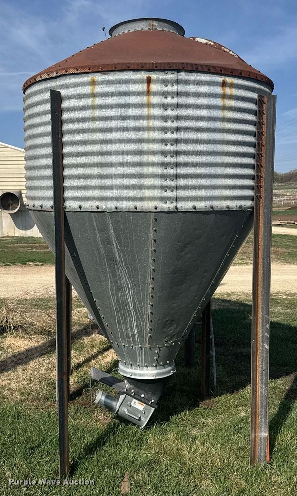image for item EG6254 (2) Butler Bulk-o-Matic vertical feed silos