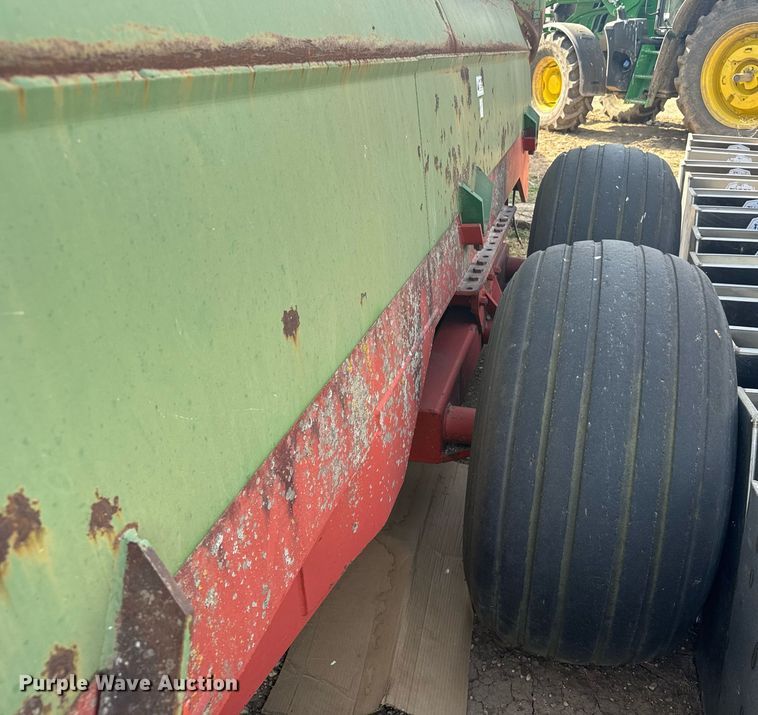 image for item EG6255 Balzer 2600 Magnum manure spreader