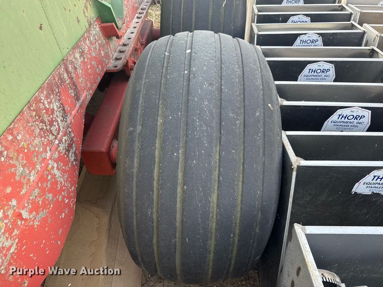 image for item EG6255 Balzer 2600 Magnum manure spreader