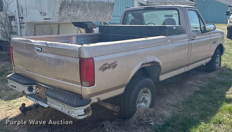 image for item EG6257 1996 Ford F150 pickup truck