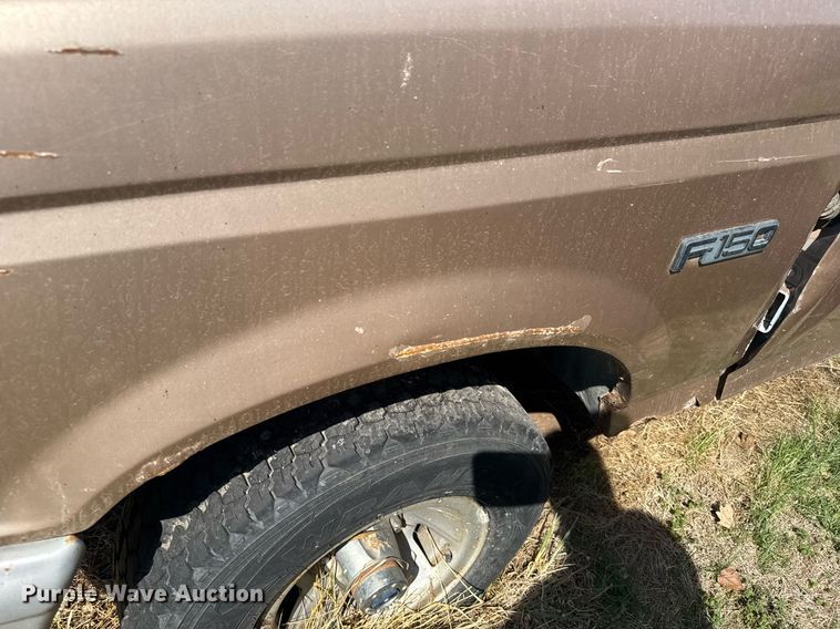 image for item EG6257 1996 Ford F150 pickup truck