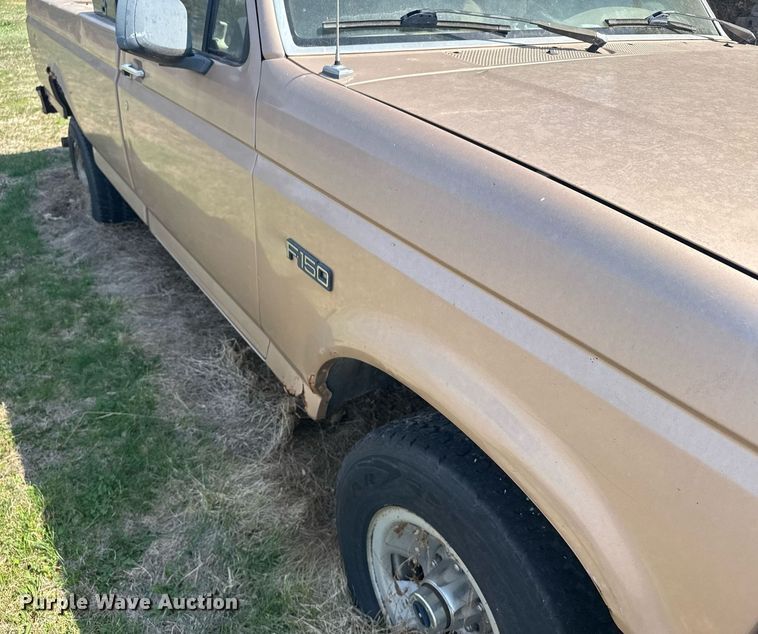 image for item EG6257 1996 Ford F150 pickup truck