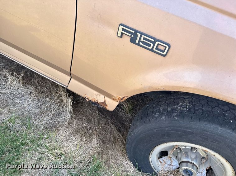 image for item EG6257 1996 Ford F150 pickup truck