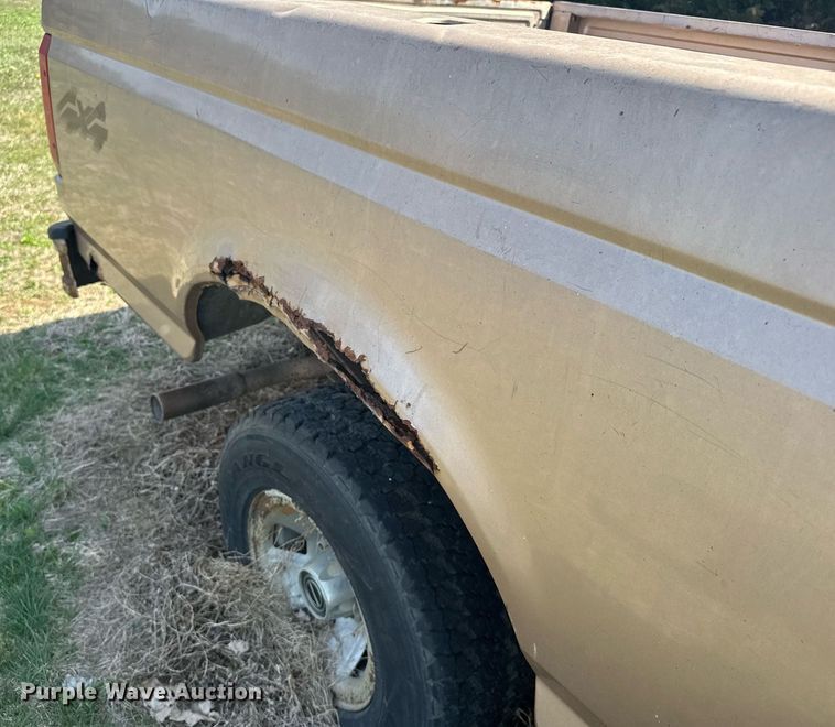 image for item EG6257 1996 Ford F150 pickup truck