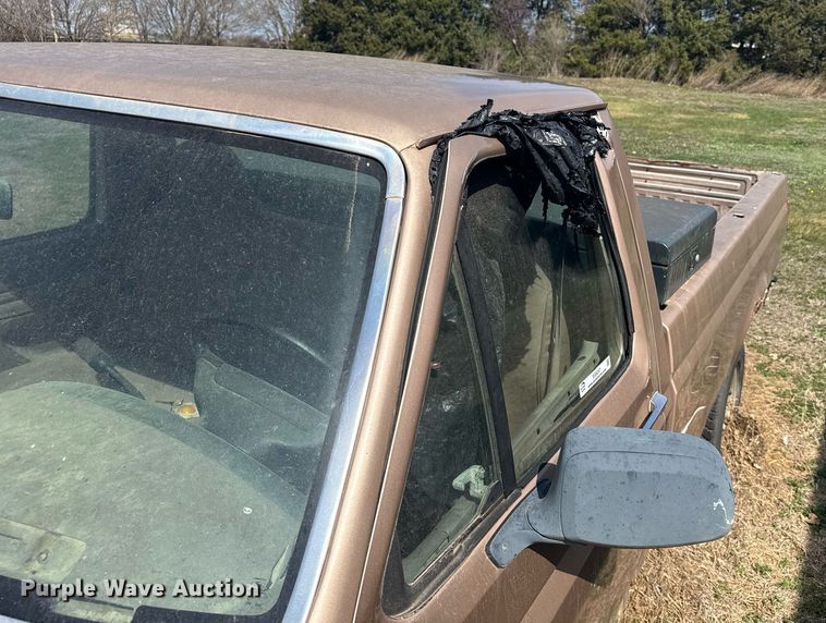 image for item EG6257 1996 Ford F150 pickup truck