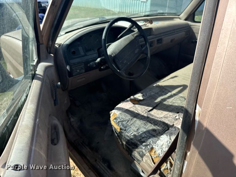 image for item EG6257 1996 Ford F150 pickup truck