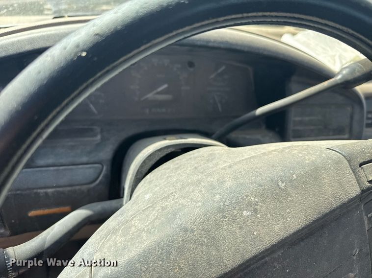 image for item EG6257 1996 Ford F150 pickup truck