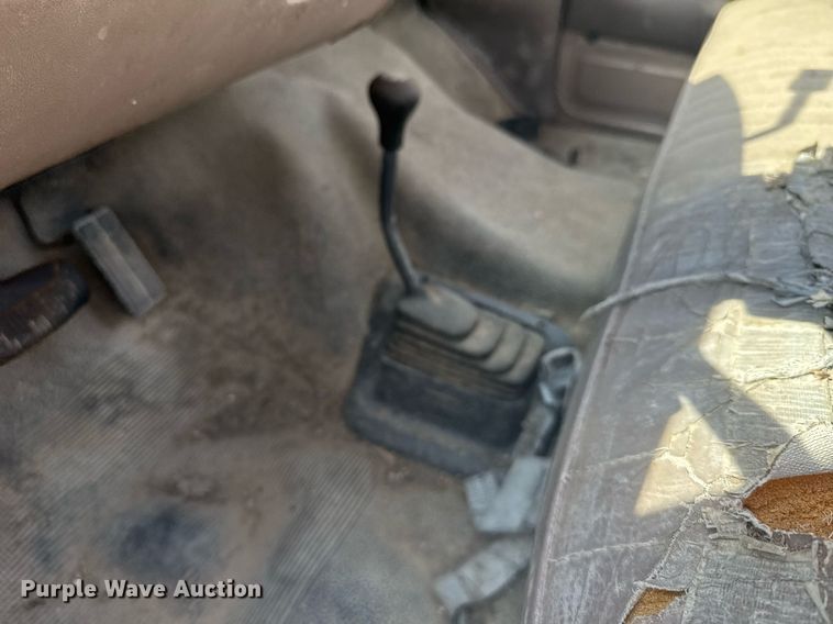 image for item EG6257 1996 Ford F150 pickup truck