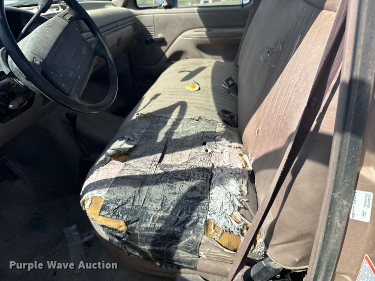 image for item EG6257 1996 Ford F150 pickup truck