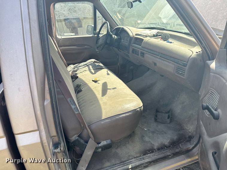 image for item EG6257 1996 Ford F150 pickup truck