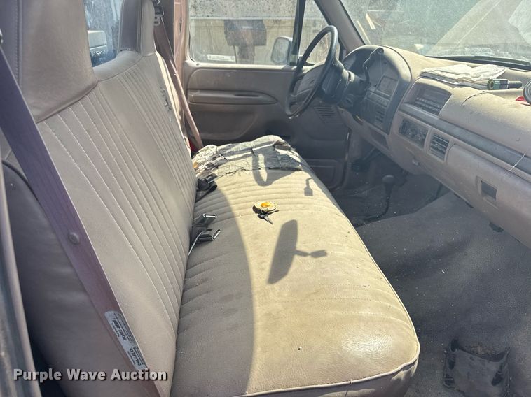 image for item EG6257 1996 Ford F150 pickup truck