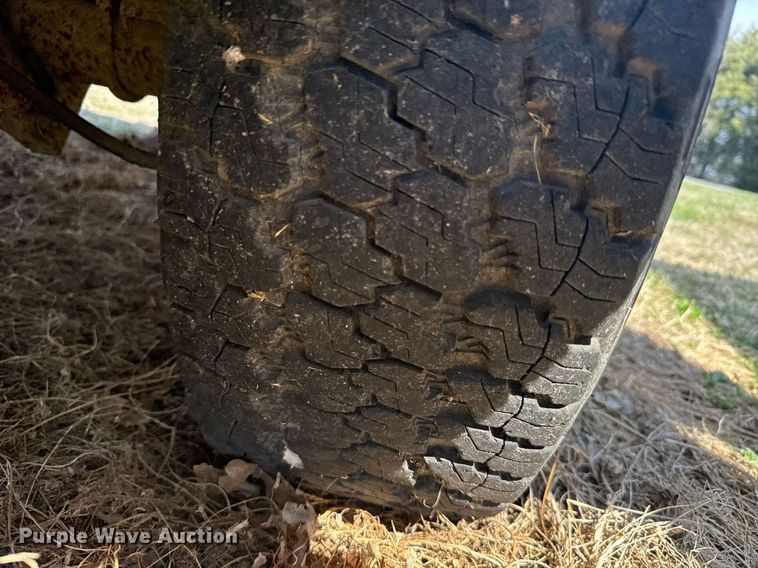 image for item EG6257 1996 Ford F150 pickup truck