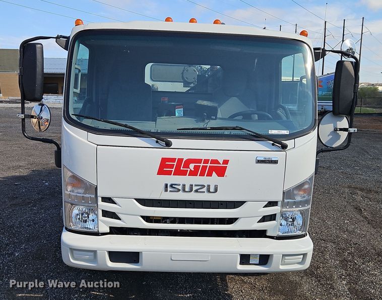 image for item EI8913 2019 Isuzu NRR street sweeper truck