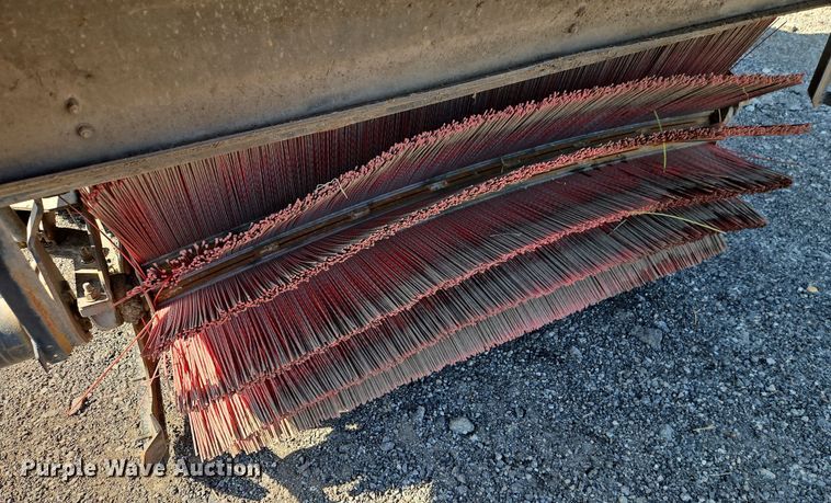 image for item EI8913 2019 Isuzu NRR street sweeper truck