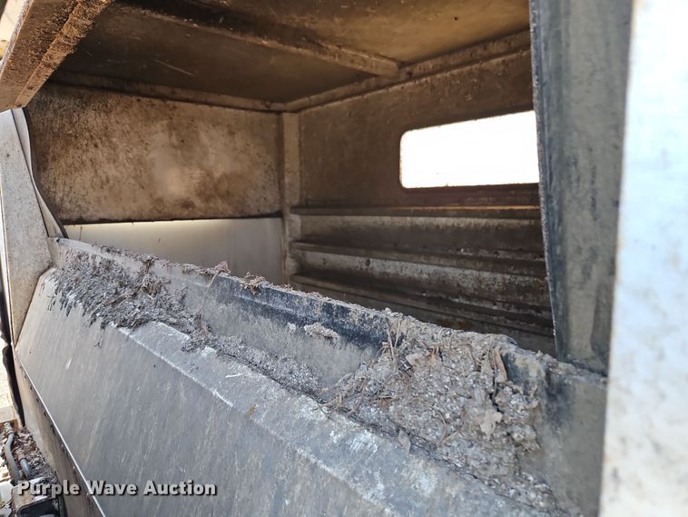 image for item EI8913 2019 Isuzu NRR street sweeper truck