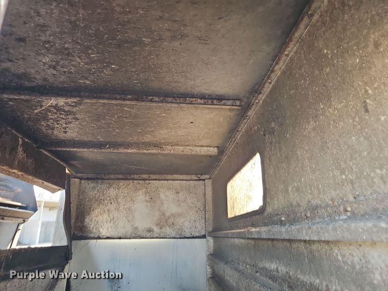 image for item EI8913 2019 Isuzu NRR street sweeper truck